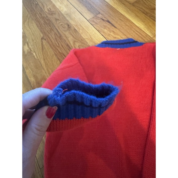 Vintage Oshkosh Red Blue Sweater Chest Patch Embroidered Sz M Boys V Neck NWT - Picture 9 of 9